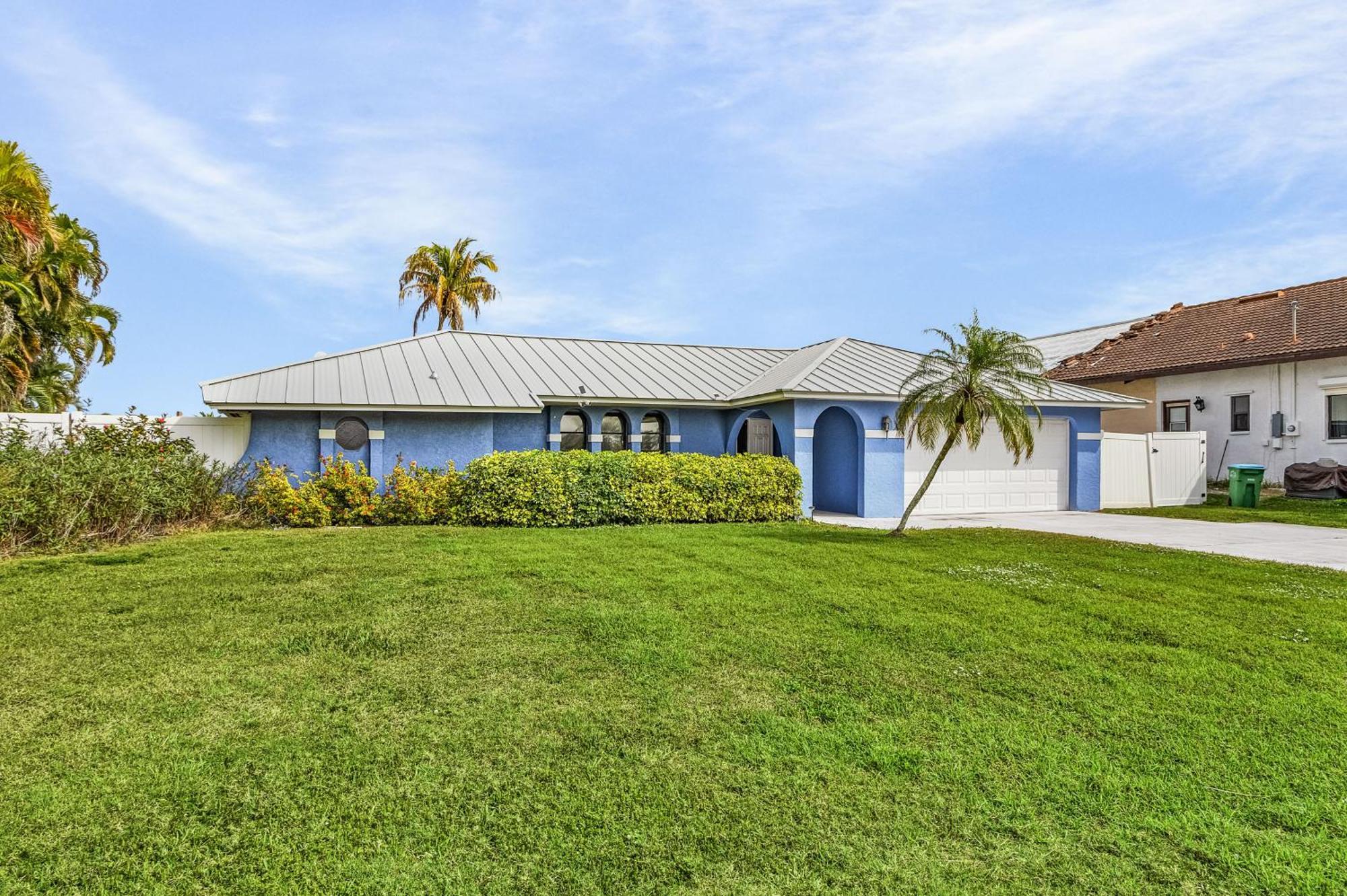 Canal-Front Oasis With Dock And Kayaks In Cape Coral! Экстерьер фото