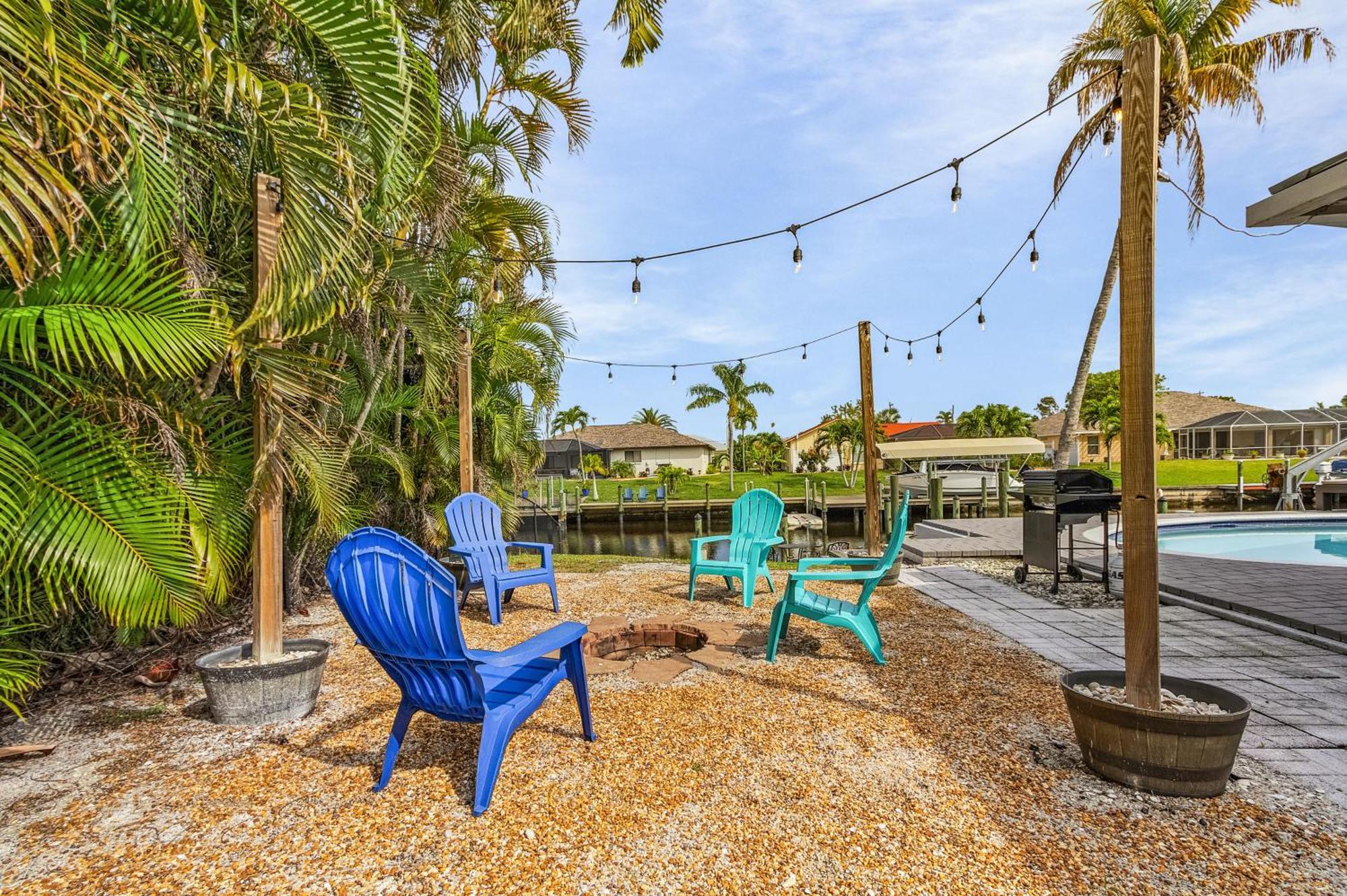 Canal-Front Oasis With Dock And Kayaks In Cape Coral! Экстерьер фото