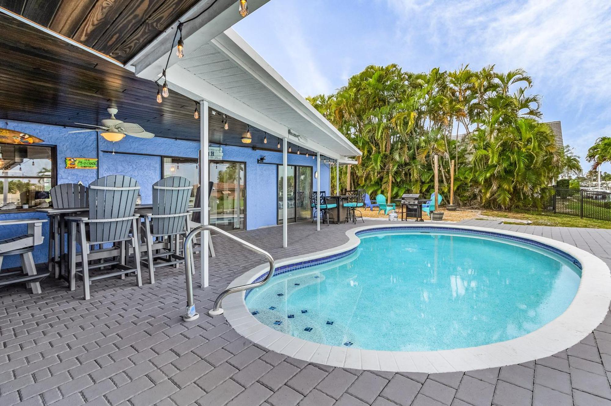 Canal-Front Oasis With Dock And Kayaks In Cape Coral! Экстерьер фото